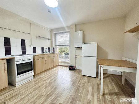 2 bedroom flat to rent - Photo 3