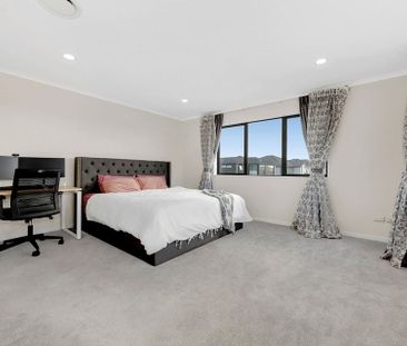 Luxury Living at Its Finest – 4 Ensuites + 5 Parks - Photo 6