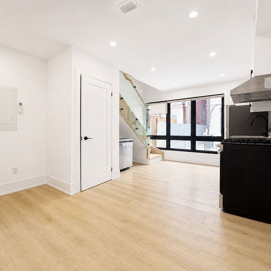 For Lease - 157 St Clarens Avenue Unit# Laneway, Toronto, Ontario - Photo 1