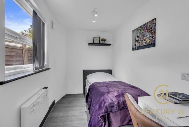 1 bedroom in a house share to rent - Photo 1