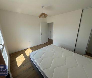 Location Appartement 4 pièces 81m² ST BENOIT 86280 - Photo 4