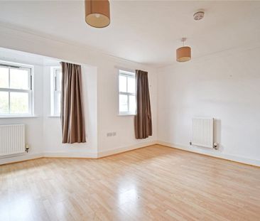 Well presented 1 bedroom 1st floor apartment situated at this popul... - Photo 5