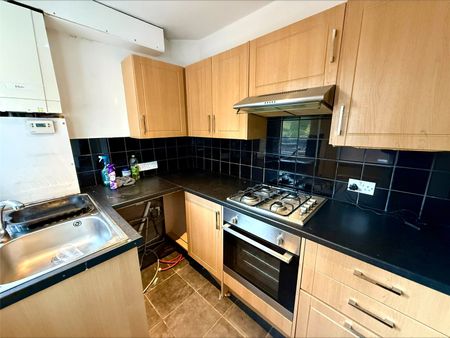 4 bedroom property to rent Crossman Street, Nottingham, NG5 - Photo 3