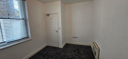 High Street, Maidstone ME14, London - Photo 3