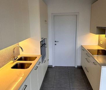 Appartement te huur in Kruishoutem voor € 850 met 2 slaapkamers - Photo 3