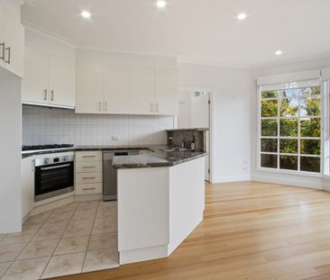 2/5 Tonkin Avenue, Balwyn, Vic 3103 - Photo 4