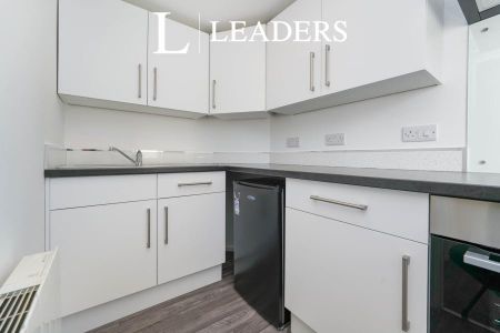 1 bedroom studio to rent Jenner Walk, Cheltenham, GL50 - Photo 2