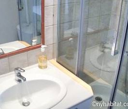 Logement à Paris, Location meublée - Photo 6