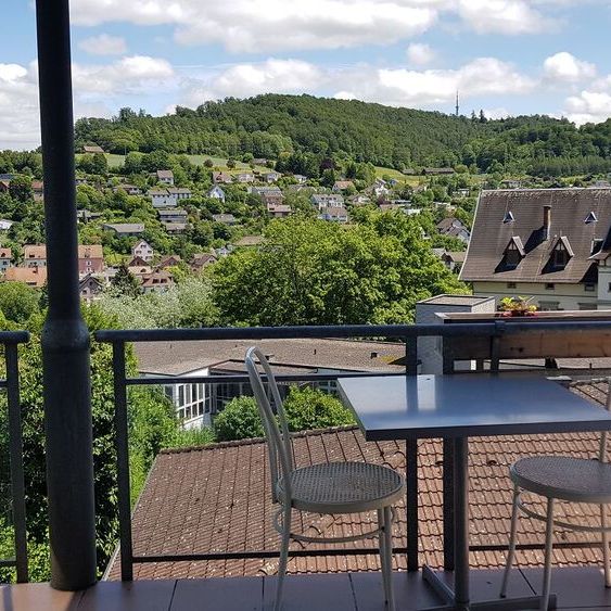 Gemütliche Wohnung mit toller Aussicht in Neuhausen - Photo 1