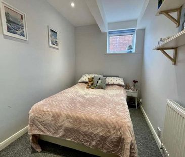 Spacious Bed House // Jul, LN5 - Photo 4