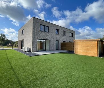 Nieuwbouwwoning in Halfopen verband in een nieuwe verkaveling - Photo 2