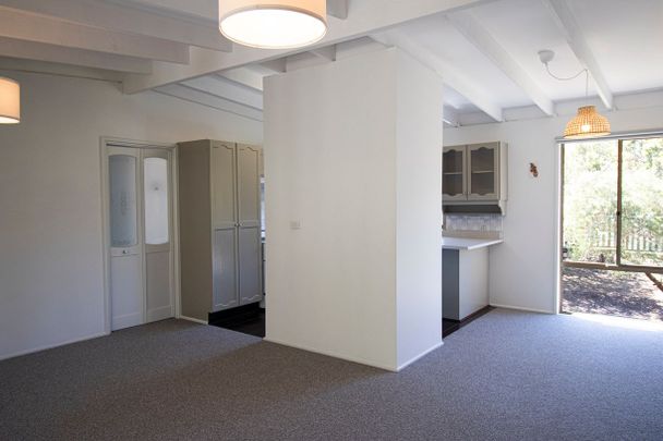 Charming, Comfortable And Convenient - Photo 1