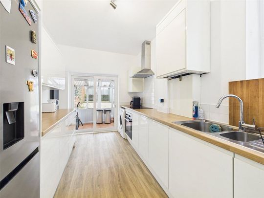 3 bedroom terraced house to rent - Photo 1