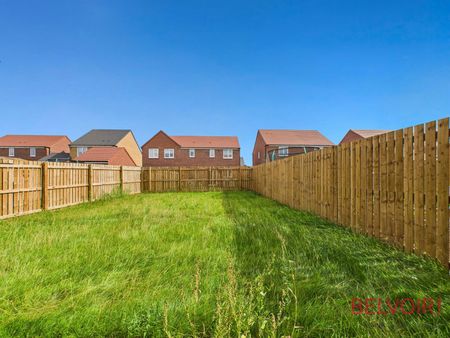 Semi-detached house to rent on - Photo 4