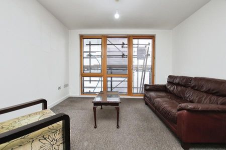 2 bedroom flat to rent - Photo 3