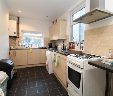 4 bedroom private hall to rent - Photo 2