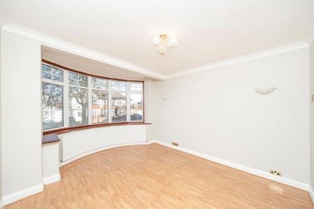 3 bedroom semi-detached house to rent - Photo 4