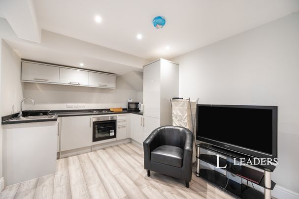 1 bedroom apartment to rent Yarborough Road, Southsea, Hampshire, PO5 - Photo 1