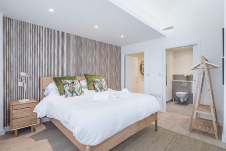 Newnham Road - Photo 5