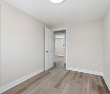 For Lease - 676 Galloway Crescent, Mississauga, Ontario - Photo 4