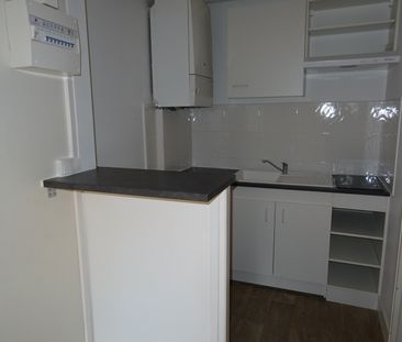 Location Appartement 2 pièces 42m² ORLEANS 45000 - Photo 4