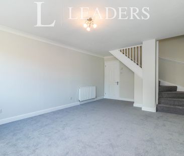 2 bedroom house to rent St. Andrews Gardens, Cobham, KT11 - Photo 1