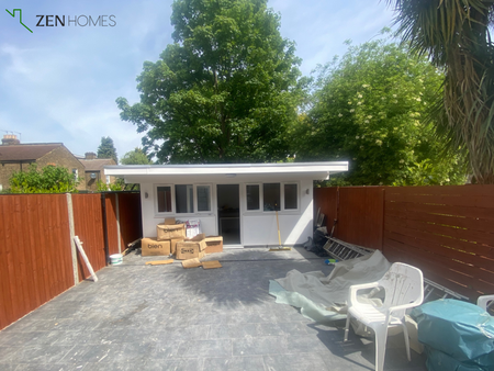 Studio to rent - Photo 2