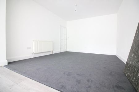 Great West Road, Isleworth - Photo 3