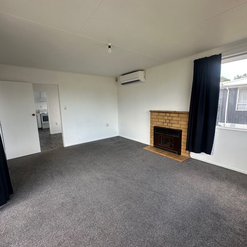 WALTON WAY, FLAXMERE, HASTINGS - Photo 1