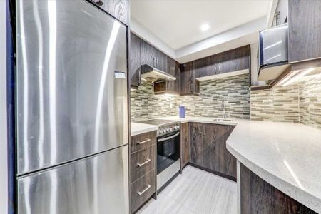 For Lease - 8 Eaton Park Lane Unit# 20, Toronto, Ontario - Photo 2