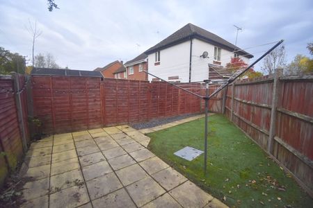 Renown Way, Chineham - Photo 4