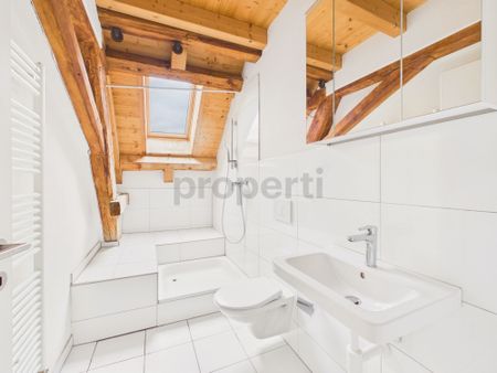 Charming 2.5-room attic apartment with gallery in Erlinsbach SO - Foto 4