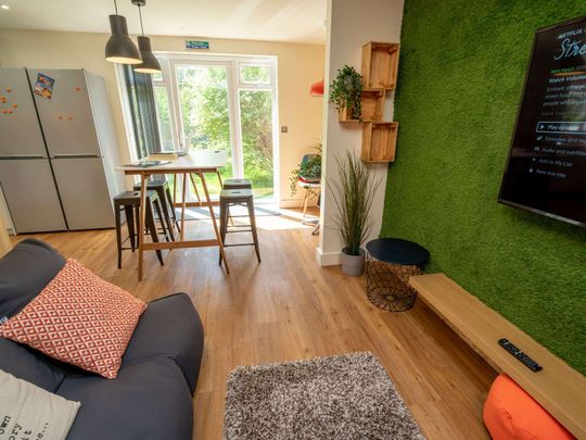 Great double room available WD25 Room 1 - Photo 1