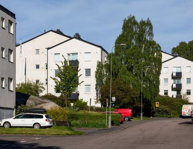 Relägatan 8 - Foto 1