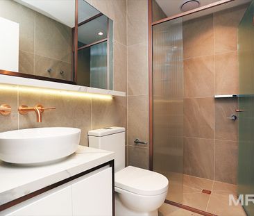 Elevated luxury living with sweeping eastern views - Photo 4