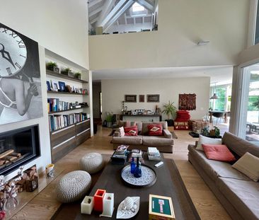 Exceptional Family Villa in Coppet - Photo 1