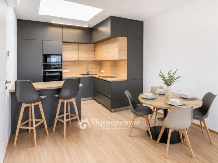 Pronájem, bytu 2+kk s terasou a garážovým stáním, 78 m - Photo 5