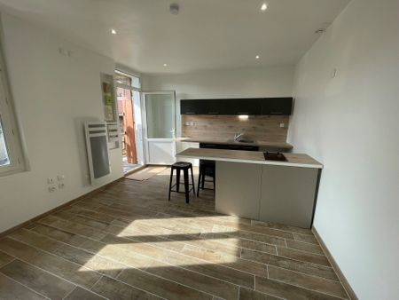 STUDIO 23m² A LOUER FONTAINE - Photo 4