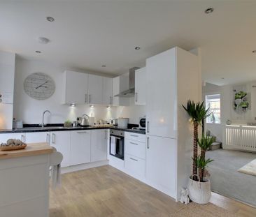 2 bedroom terraced house to rent - Photo 4