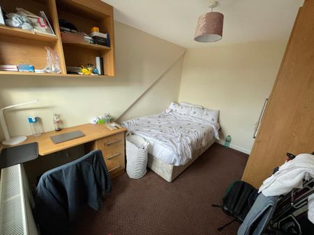 6 bedroom terraced house to rent - Photo 5