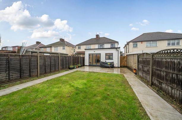 4 bedroom semi-detached house to rent - Photo 1