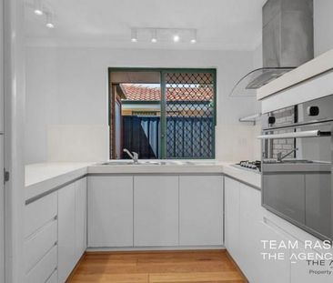 Low Maintenance 3 Bedroom Villa! - Photo 6