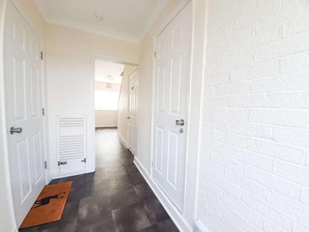 St. Fabians Drive, Chelmsford, CM1 - Photo 2