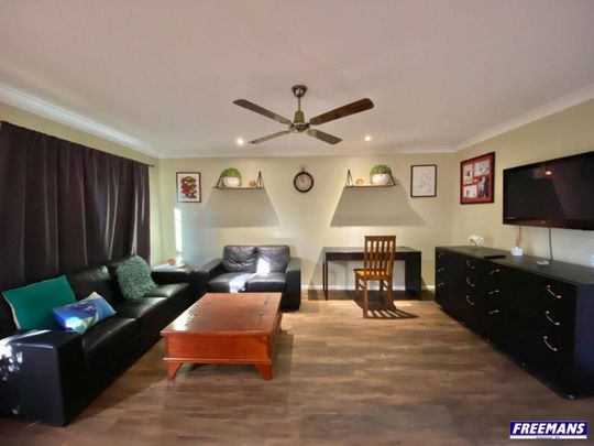 Furnished Home - Large 4 Bedroom Property - Photo 1