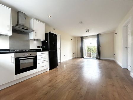 Devereaux Crescent, Ebley, Stroud, Gloucestershire, GL5 - Photo 5