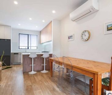 Stylish Three Bedroom Home in Glenfield - Photo 2