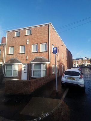 7 Donnybrook Street, Belfast BT9 7DB - Photo 1