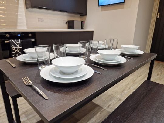 1 bedroom in a house share to rent - Photo 1