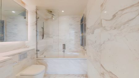 2 Bedroom 2 Bathroom Flat1602 - Photo 3