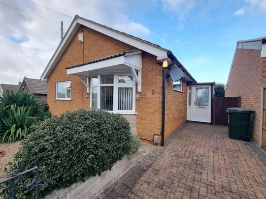 2 bedroom Detached bungalow to rent - Photo 1